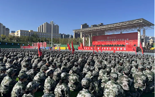 新疆煤炭技师学院师生参加新疆工程学院2025级新生开学典礼 共沐院士课堂 凝聚奋进力量